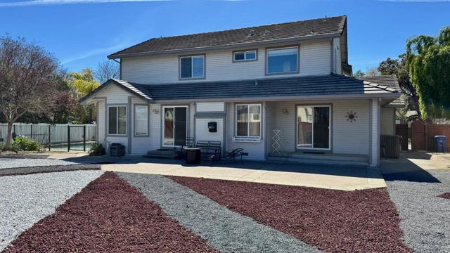 206 Meadow Creek Court, Oakley, CA 94561