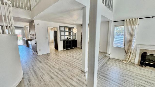 206 Meadow Creek Court, Oakley, CA 94561