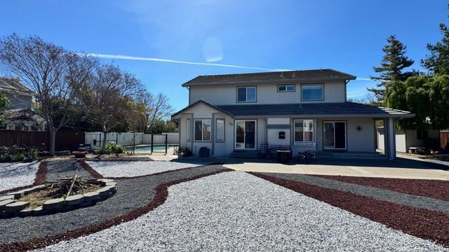 206 Meadow Creek Court, Oakley, CA 94561