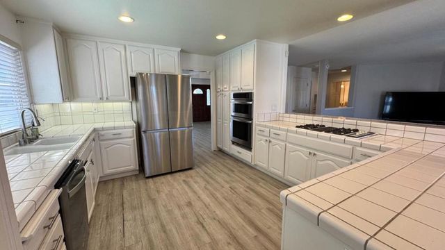 206 Meadow Creek Court, Oakley, CA 94561