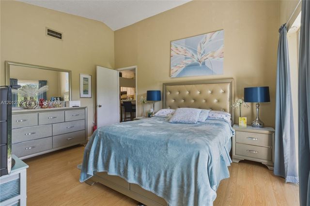 9992 Periwinkle St, Miramar, FL 33025