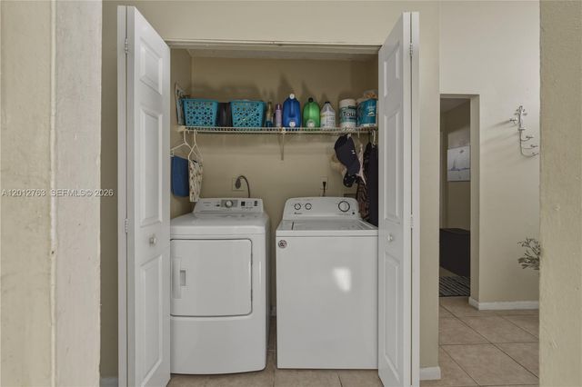 9992 Periwinkle St, Miramar, FL 33025