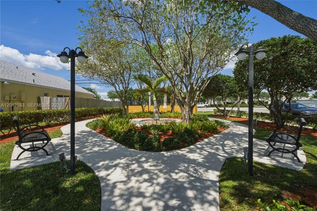 9992 Periwinkle St, Miramar, FL 33025