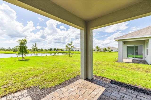 16564 BLUE CORAL LN, North Fort Myers, FL 33903