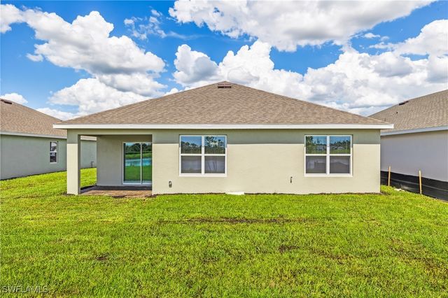 16564 BLUE CORAL LN, North Fort Myers, FL 33903