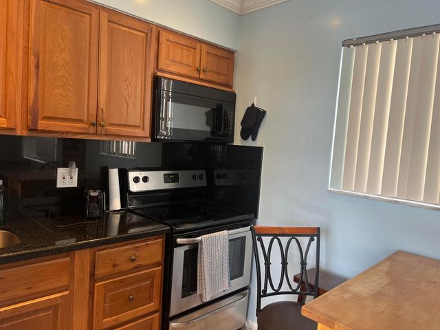 322 HARDING Street B205, Hollywood, FL 33019