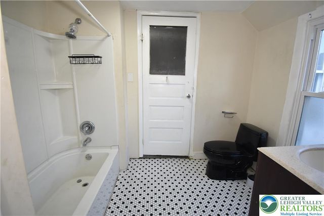 26 7th Street, Easton, PA 18042