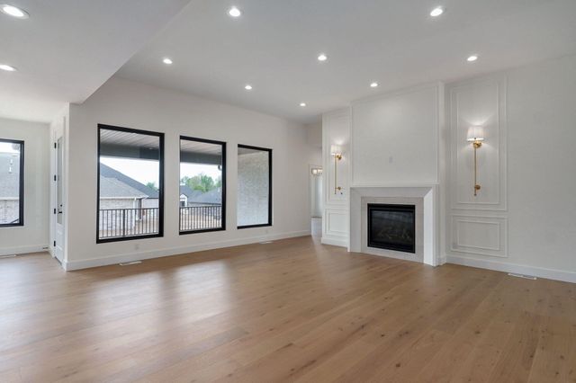 2148 North Silver Charm Avenue, Springfield, MO 65802