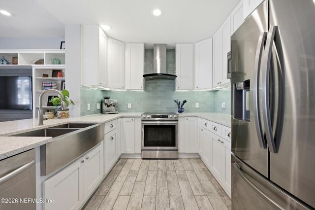 601 10TH Avenue N, Jacksonville Beach, FL 32250