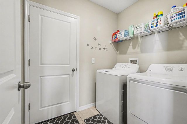 9424 LEMON DROP LOOP, Sun City Center, FL 33573