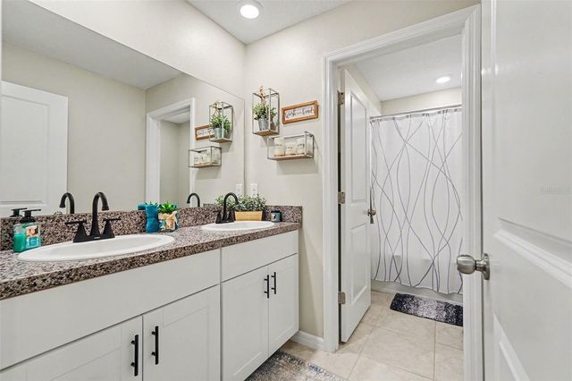 9424 LEMON DROP LOOP, Sun City Center, FL 33573