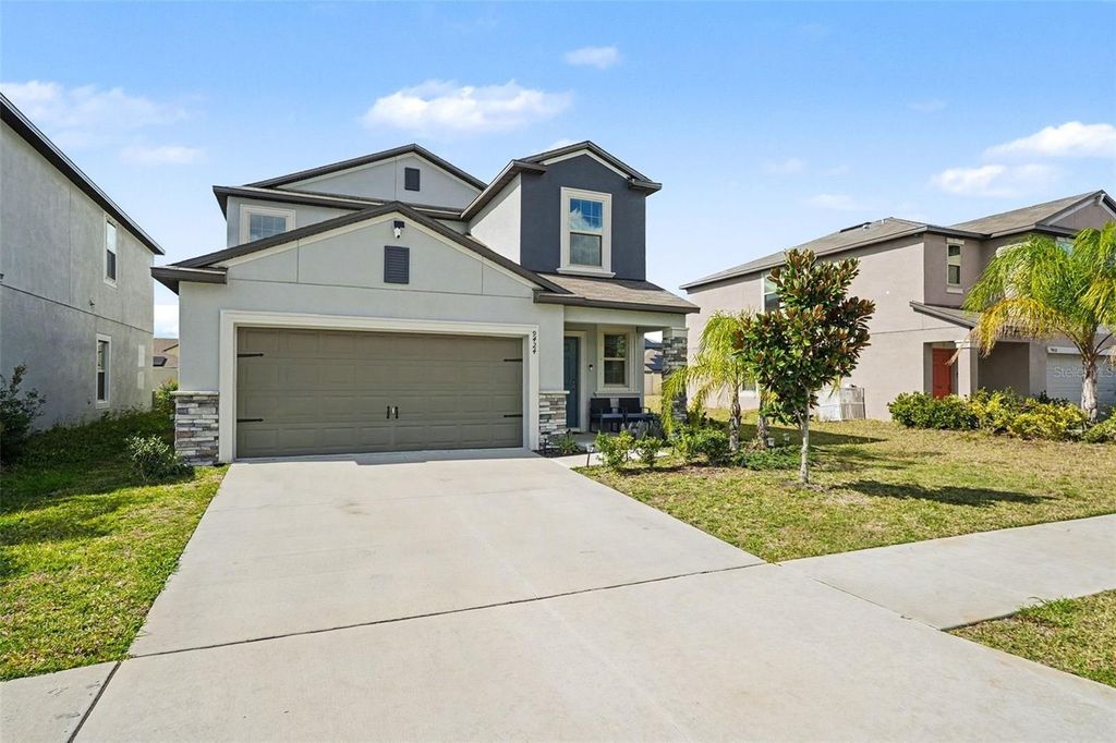 Image 2 of property listing at 9424 LEMON DROP LOOP, Sun City Center, FL 33573