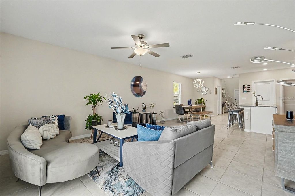 Image 11 of property listing at 9424 LEMON DROP LOOP, Sun City Center, FL 33573