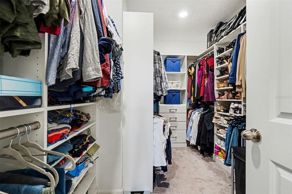 Image 16 of property listing at 9424 LEMON DROP LOOP, Sun City Center, FL 33573