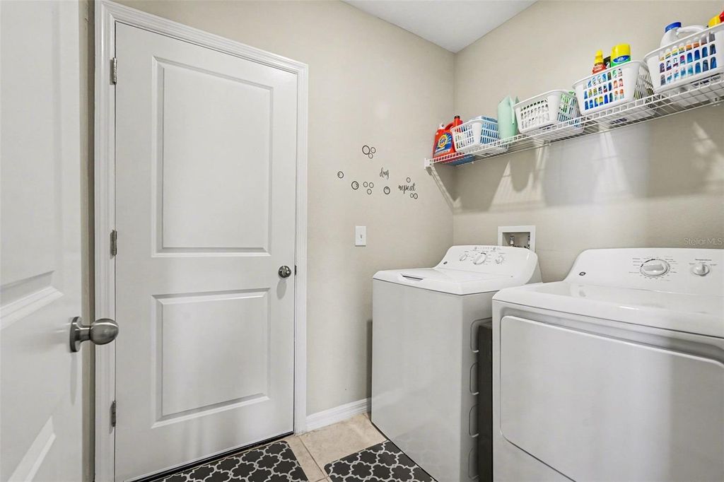 Image 17 of property listing at 9424 LEMON DROP LOOP, Sun City Center, FL 33573