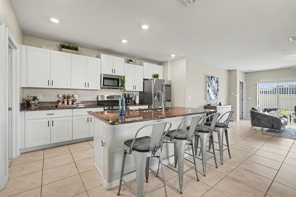 Image 4 of property listing at 9424 LEMON DROP LOOP, Sun City Center, FL 33573