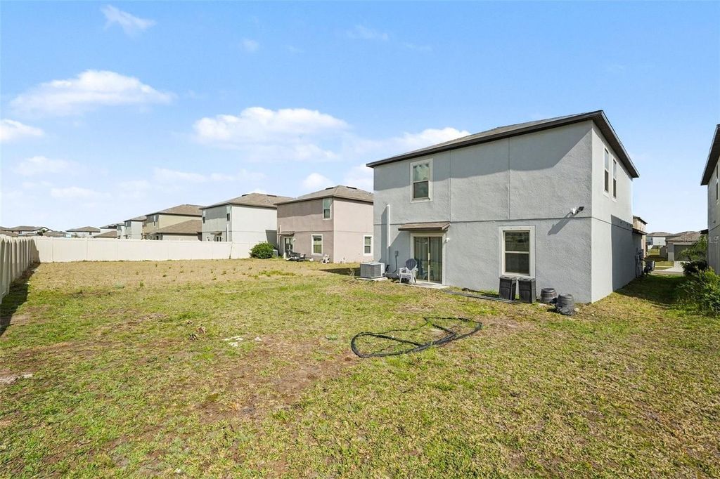 Image 31 of property listing at 9424 LEMON DROP LOOP, Sun City Center, FL 33573