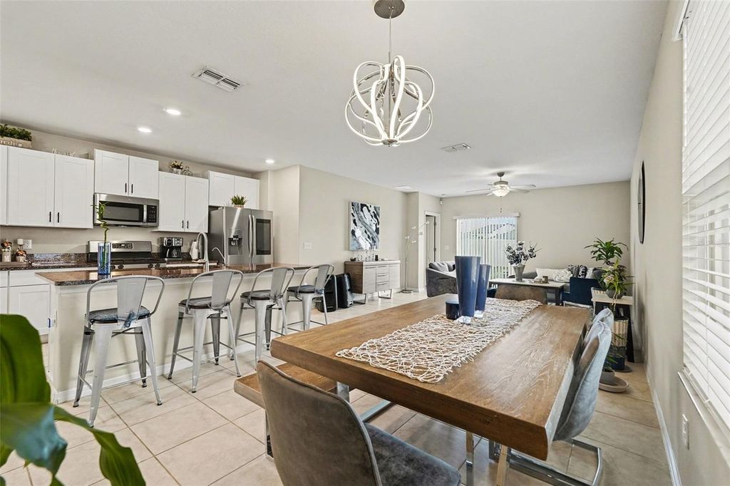 Image 8 of property listing at 9424 LEMON DROP LOOP, Sun City Center, FL 33573