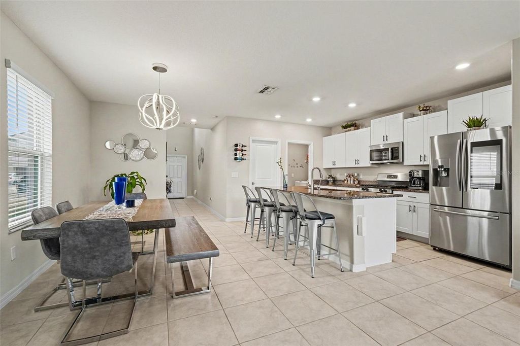 Image 9 of property listing at 9424 LEMON DROP LOOP, Sun City Center, FL 33573