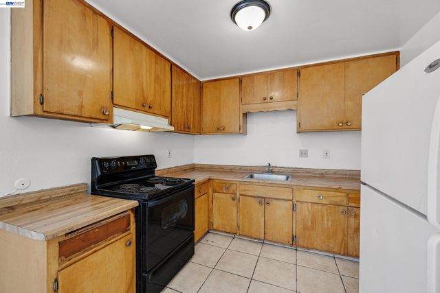 2828 22nd Avenue, Oakland, CA 94606