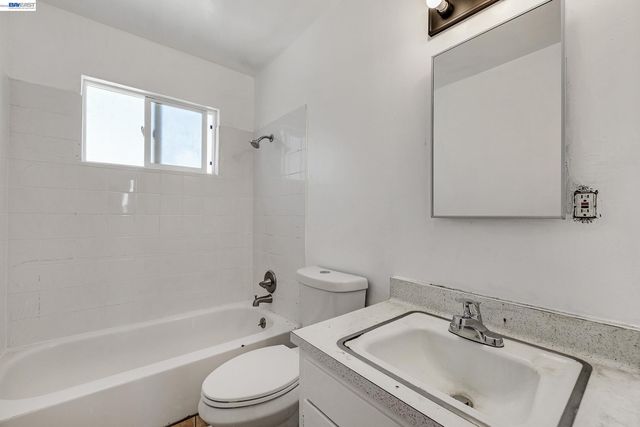 2828 22nd Avenue, Oakland, CA 94606