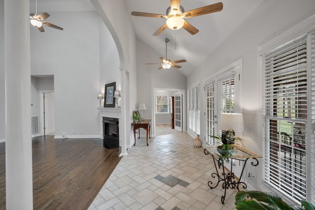 514 Lexington Dr, Lebanon, TN 37087