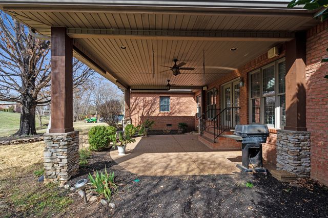 514 Lexington Dr, Lebanon, TN 37087