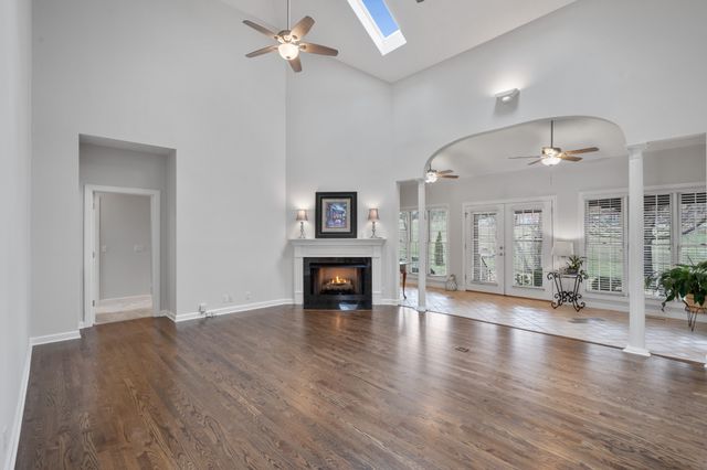 514 Lexington Dr, Lebanon, TN 37087