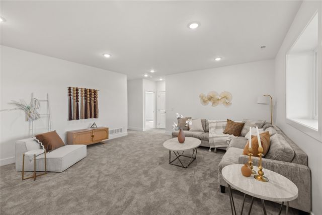 778 NE 71st Street, Pleasant Hill, IA 50327