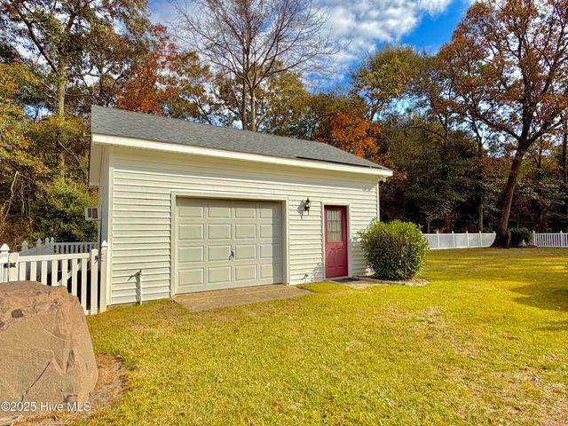 4569 Hunter Creek Drive, La Grange, NC 28551