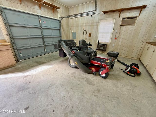 4569 Hunter Creek Drive, La Grange, NC 28551