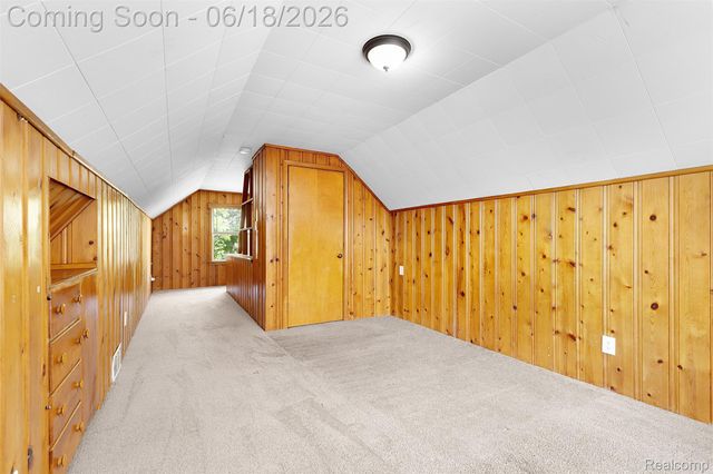 19296 Berden Street, Harper Woods, MI 48225