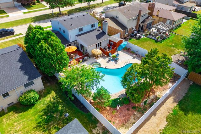14246 Williamsburg Drive, Riverview, MI 48193