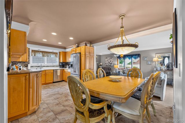 14246 Williamsburg Drive, Riverview, MI 48193
