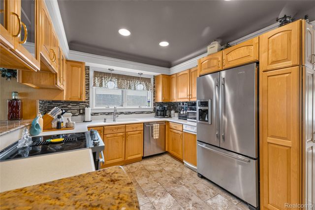 14246 Williamsburg Drive, Riverview, MI 48193