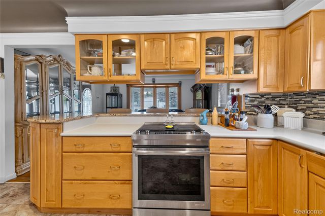 14246 Williamsburg Drive, Riverview, MI 48193