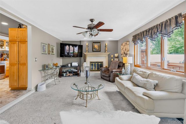 14246 Williamsburg Drive, Riverview, MI 48193