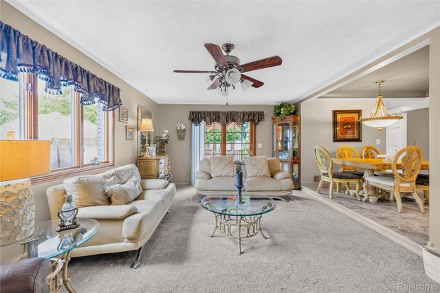 14246 Williamsburg Drive, Riverview, MI 48193