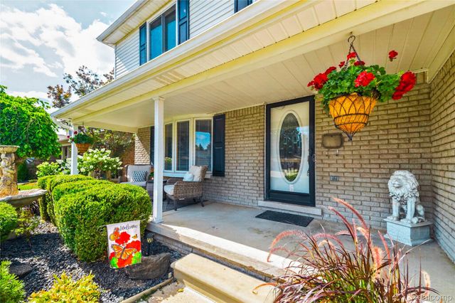 14246 Williamsburg Drive, Riverview, MI 48193