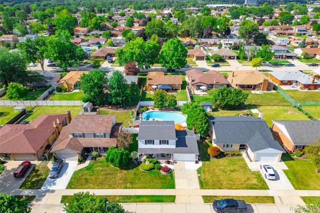 14246 Williamsburg Drive, Riverview, MI 48193