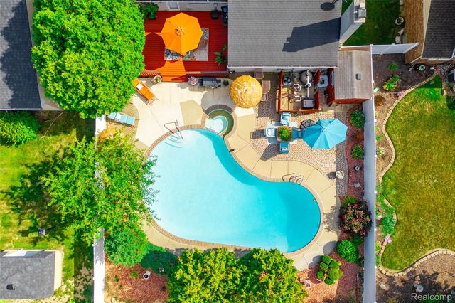 14246 Williamsburg Drive, Riverview, MI 48193