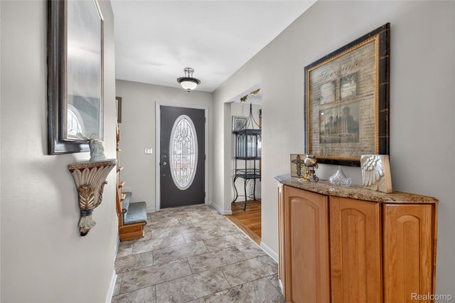 14246 Williamsburg Drive, Riverview, MI 48193