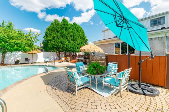 14246 Williamsburg Drive, Riverview, MI 48193
