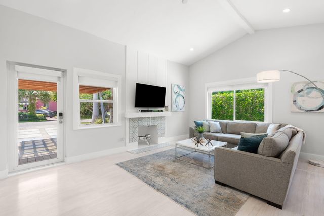 648 NE 17th Avenue, Fort Lauderdale, FL 33304