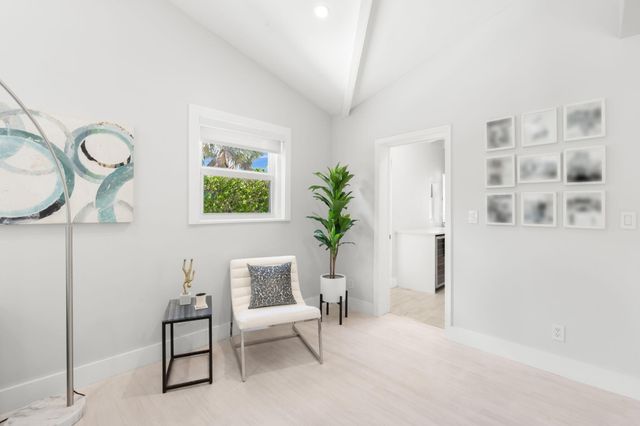 648 NE 17th Avenue, Fort Lauderdale, FL 33304