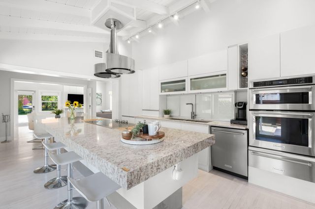 648 NE 17th Avenue, Fort Lauderdale, FL 33304