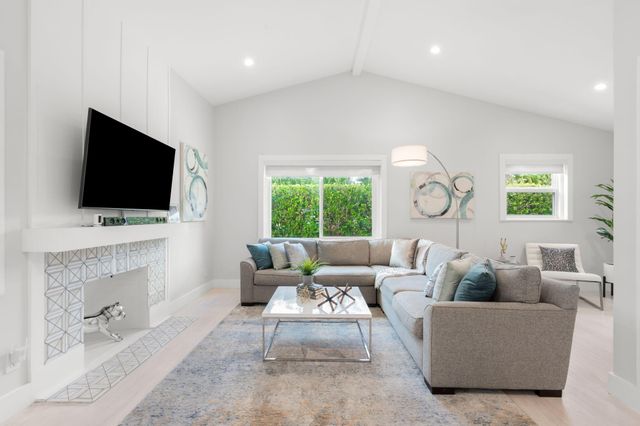 648 NE 17th Avenue, Fort Lauderdale, FL 33304