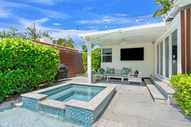 648 NE 17th Avenue, Fort Lauderdale, FL 33304