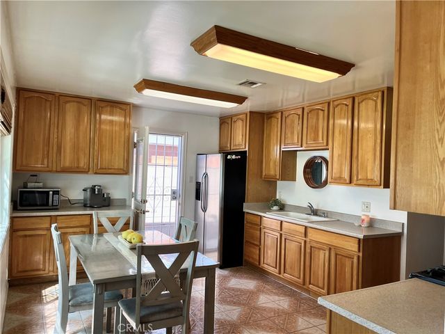 13708 Carfax, Bellflower, CA 90706