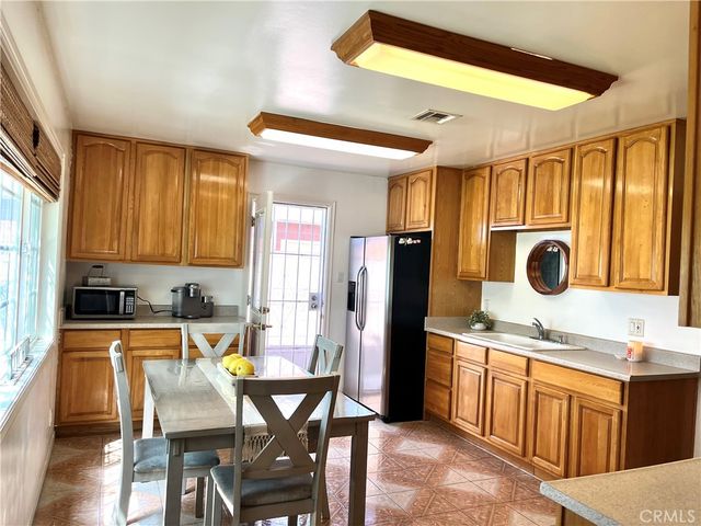 13708 Carfax, Bellflower, CA 90706